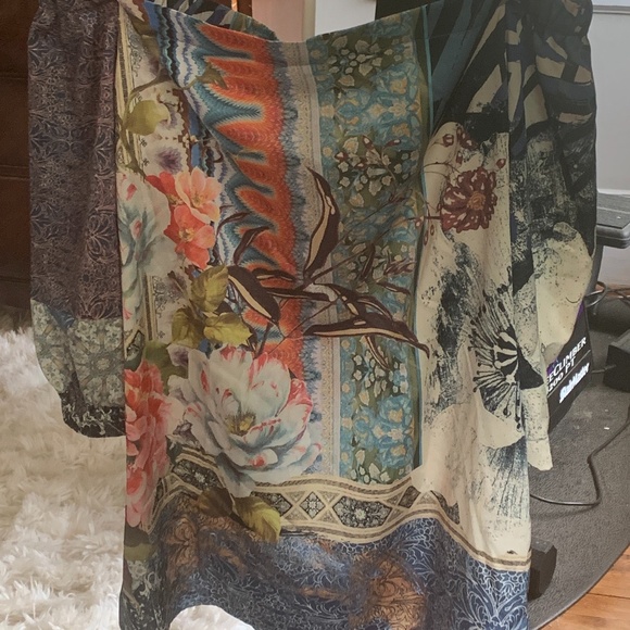 Gorgeous Chico’s off the shoulder top. Has sone spandex for stretch. Was 70 reta - Picture 1 of 5
